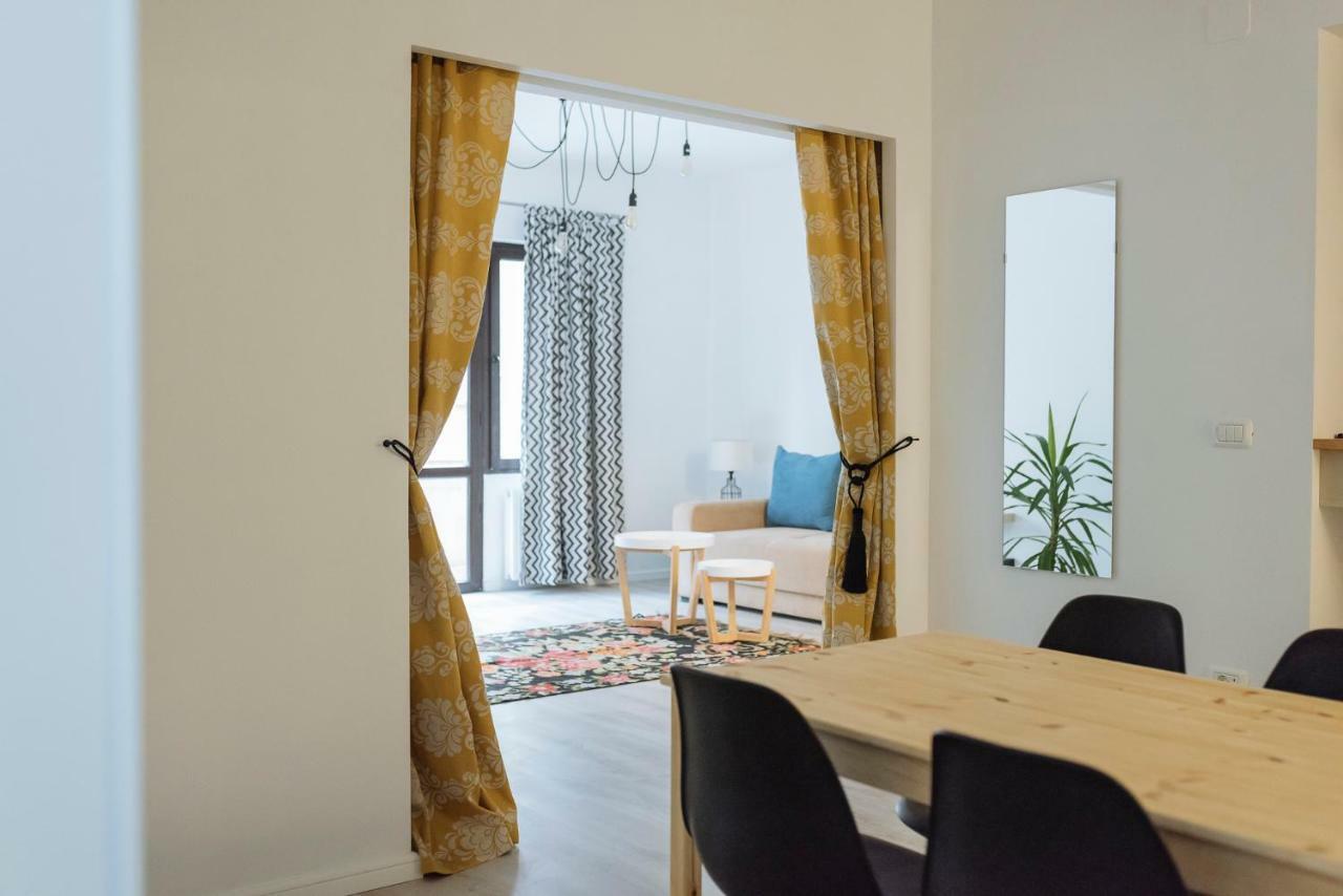 City Center - Quinet Large Apartment Bucharest Exterior photo