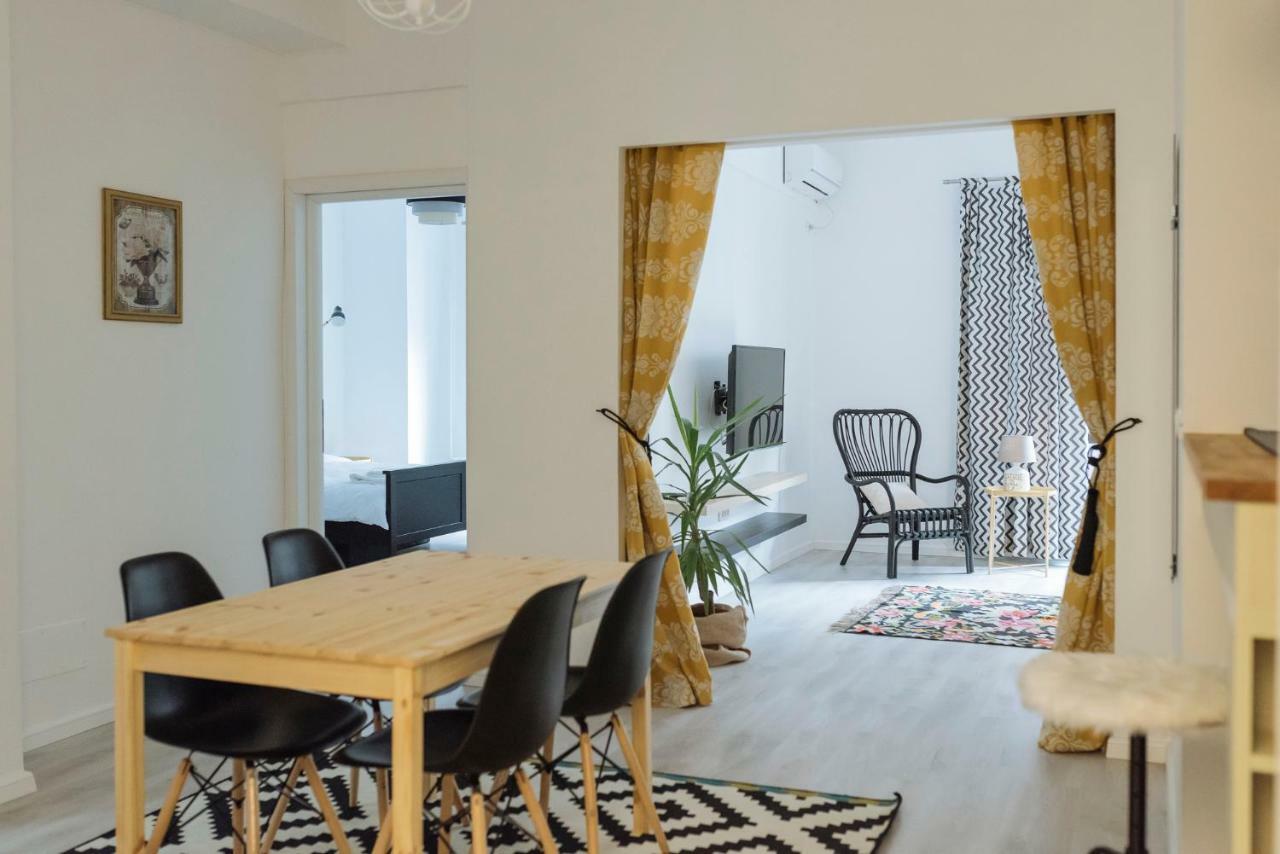 City Center - Quinet Large Apartment Bucharest Exterior photo